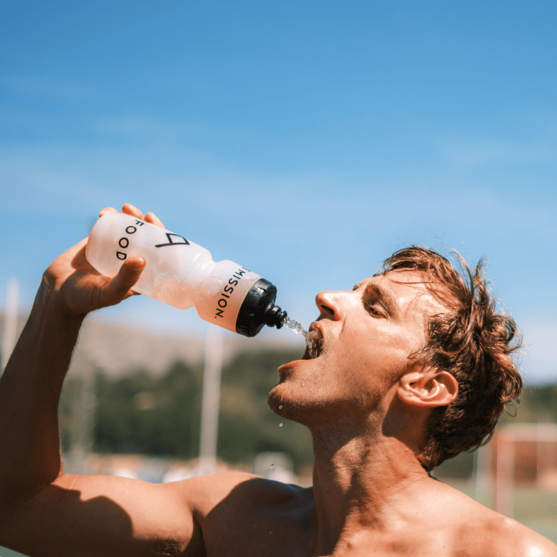 Jesper svensson having a drink of fastfood hydrator on a hot day